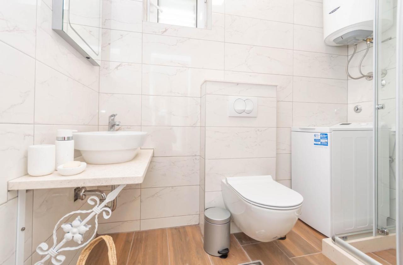 Seafront Apartment コトル エクステリア 写真