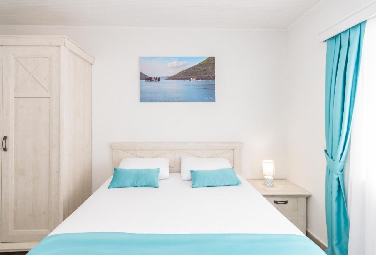 Seafront Apartment コトル エクステリア 写真